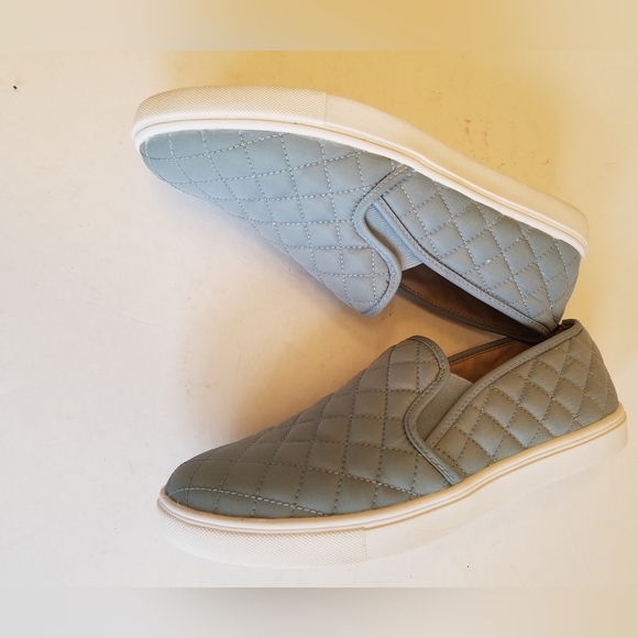 Steve Madden Ecntrcqt  Women's Quilted Slip on Shoes Sneakers Blue Size   11 - Picture 8 of 13